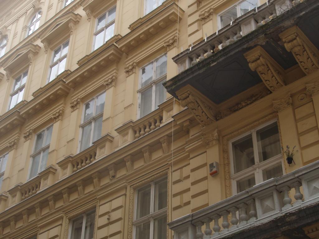 Old Monarchia Hotel Budapest Exterior photo